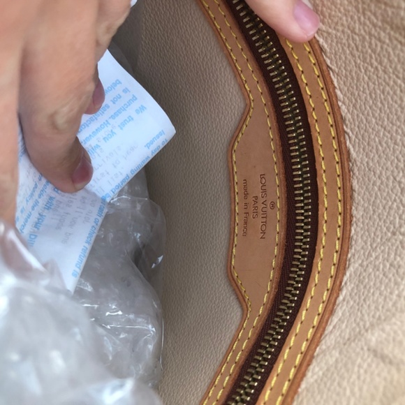 New LV hangbag - Picture 3 of 7